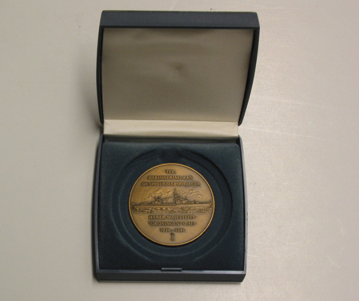 herdenkingspenning ter herinnering aan de onderzeebootjager Harer Majesteits Groningen