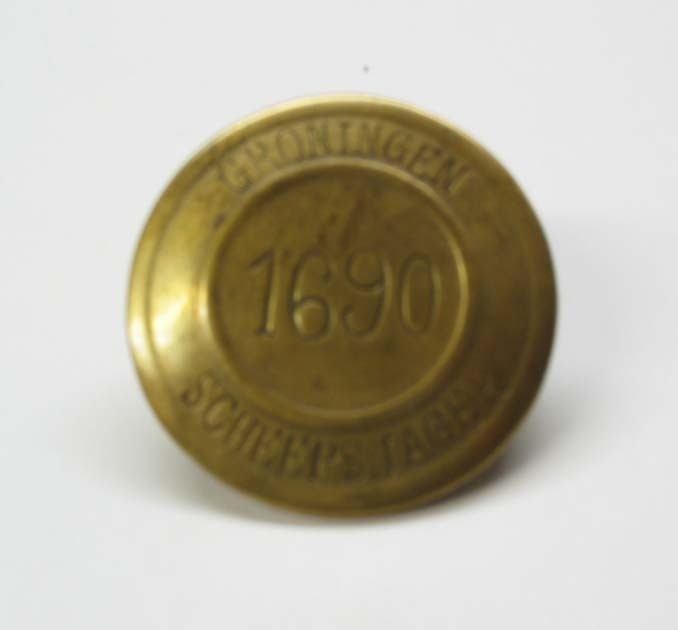 Scheepsjagerspenning nr. 1690 uitgegeven aan Roelf Patje uit Middelbert