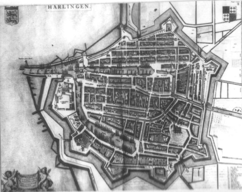 Plattegrond van Harlingen met gebouwen en werf van de Admiraliteit, door Joan Blaeu