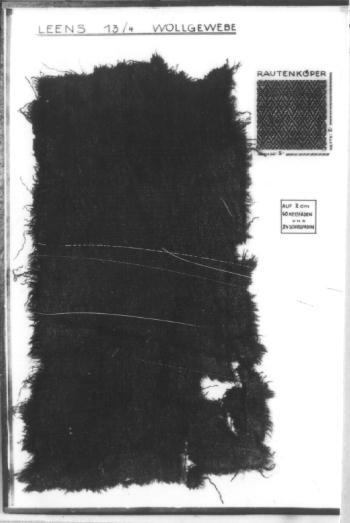 Stukje Fries Laken uit de terp te Leens