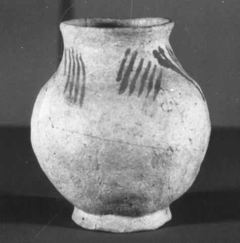 Pingsdorfkruikje met bruine decoratiestrepen