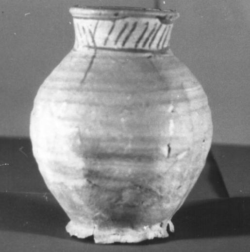 Pingsdorfkruikje met bruine decoratiestrepen