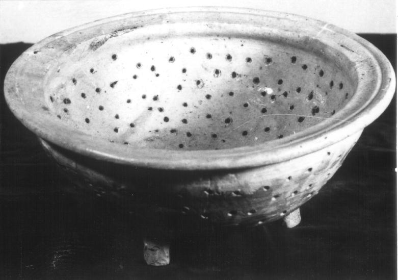 Aardewerken vergiet, Ardenne 14e eeuw