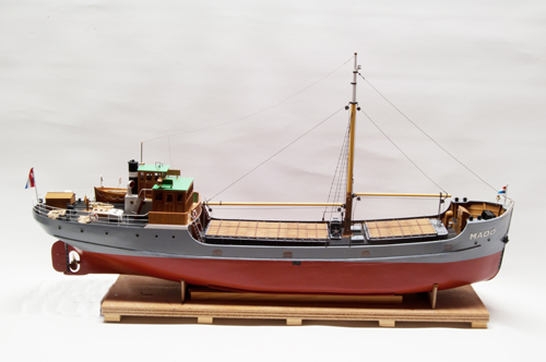 Model van de kustvaarder "Mado"