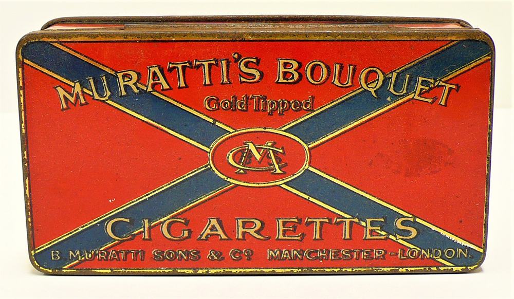 Blikje "Muratti's Bouquet gold tipped cigarettes," 50 stuks. rood blikje met blauw andreaskruis. Gemaakt in Engeland