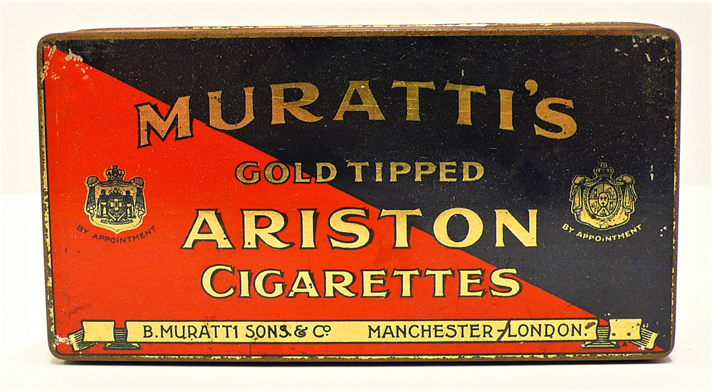 Blikje "Muratti's Gold tipped Ariston cigarettes," 50 stuks. Zwart met rood blikje. gemaakt in Engeland.