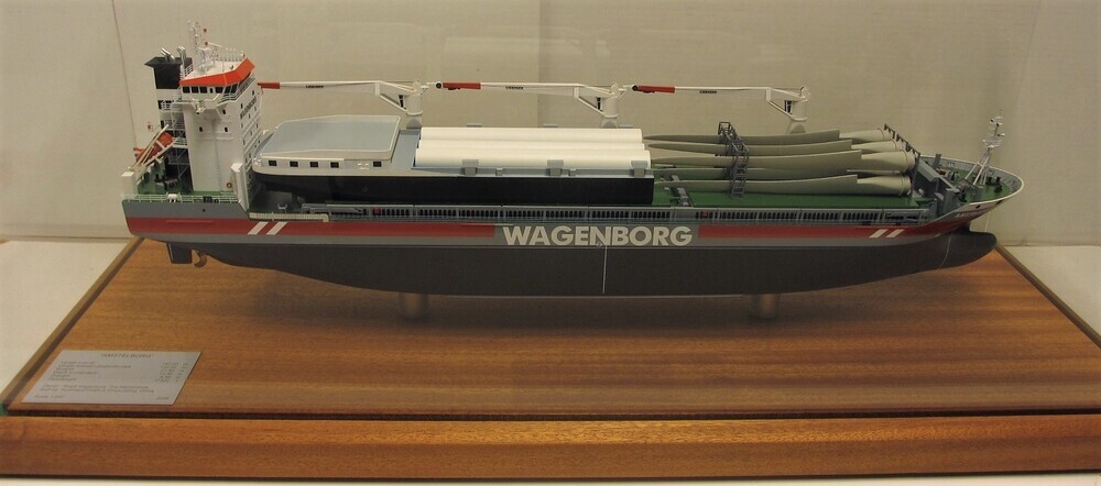 Scheepsmodel algemeen ladingschip Amstelborg van rederij Wagenborg te Delfzijl, gebouwd 2006