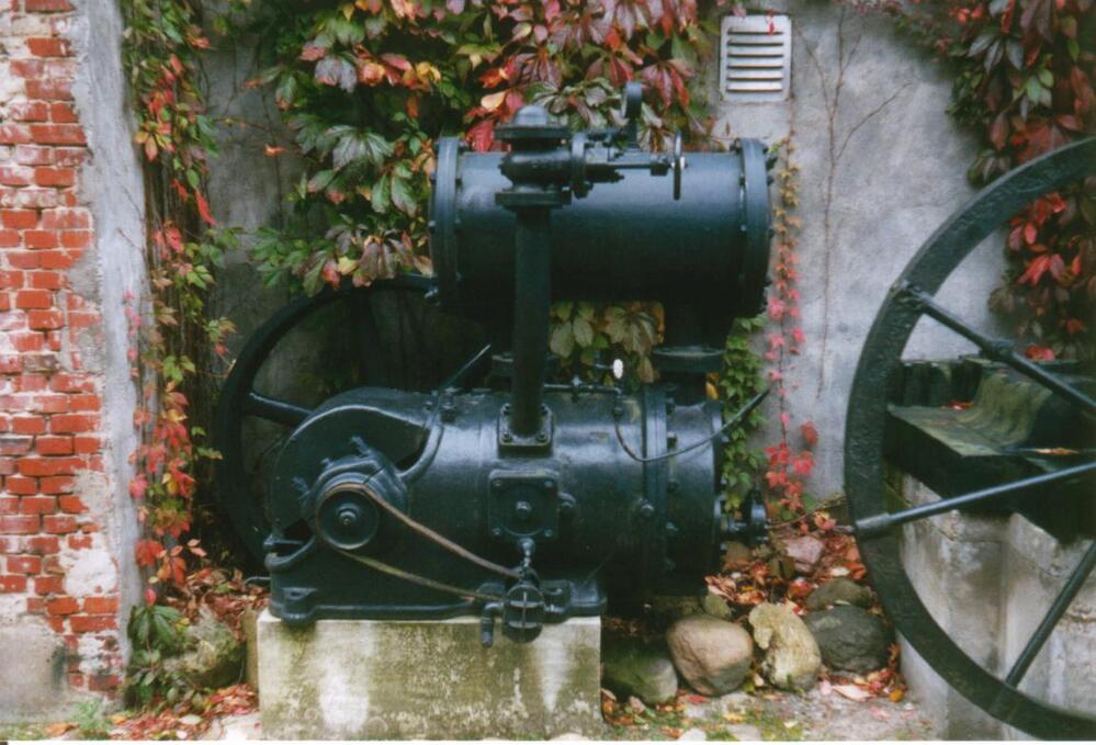 Compressor voor aandrijving van persluchtmachines op scheepswerven