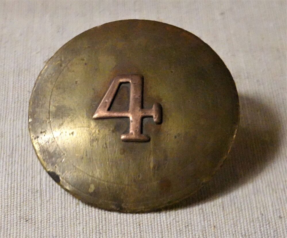 Nummerplaatje met nummer 4 van de patienten van de van Mesdagkliniek