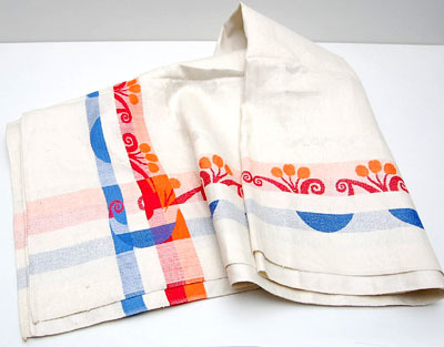 Nationaal ontbijtlaken 1940-1945, vervaardigd in 1947 door de firma S. Ferwerda v/h J. Juchter te Groningen