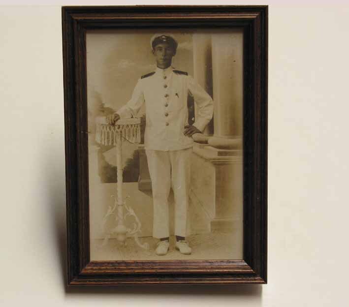 Foto in lijst van Van Wattum, reder.