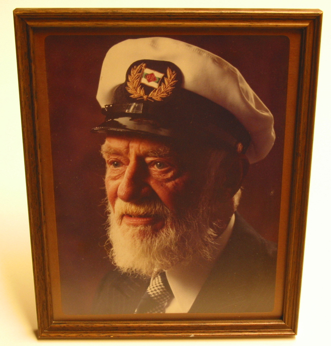 foto dhr. Okko Bosma van de "NV Carabeka"