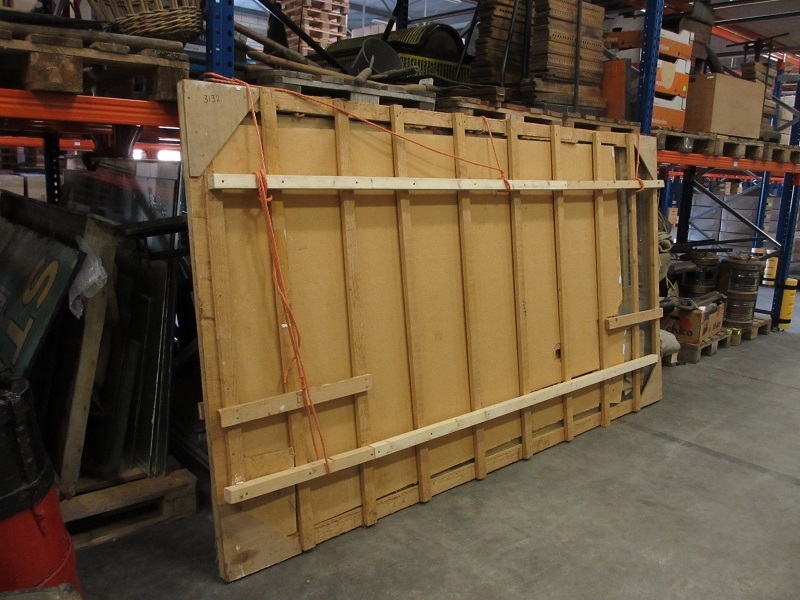 Gegraveerde ruit met voorstelling van zee en coaster