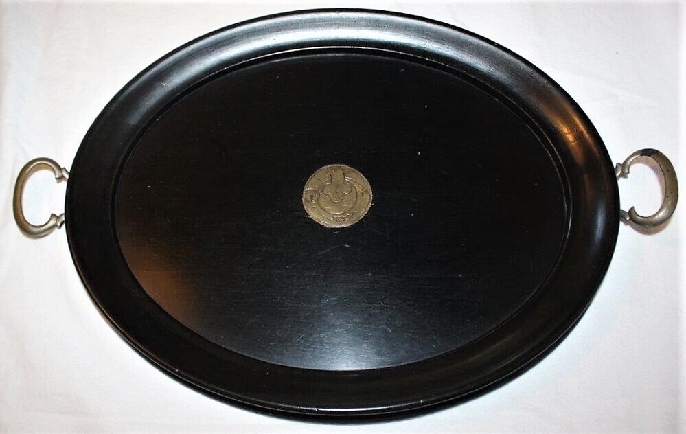Zwart gelakt dienblad