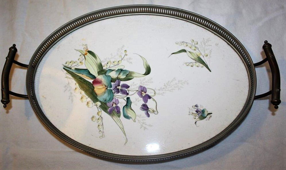 Porseleinen dienblad met rand van nikkel, 1900-1950