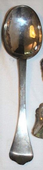 zilveren lepel met accolade rand, 1713-1747