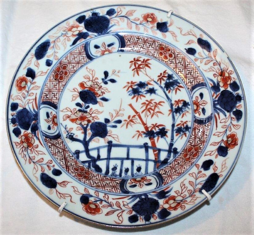 Imari bord met decor van bamboestruiken