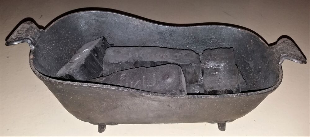 briquettenbak met briquetten