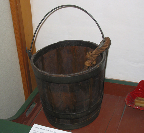 Puts waarmee  op de werf de spanten die met vuur werden gebogen werden afgekoeld, mogelijk afkomstig van scheepswerf Vos.