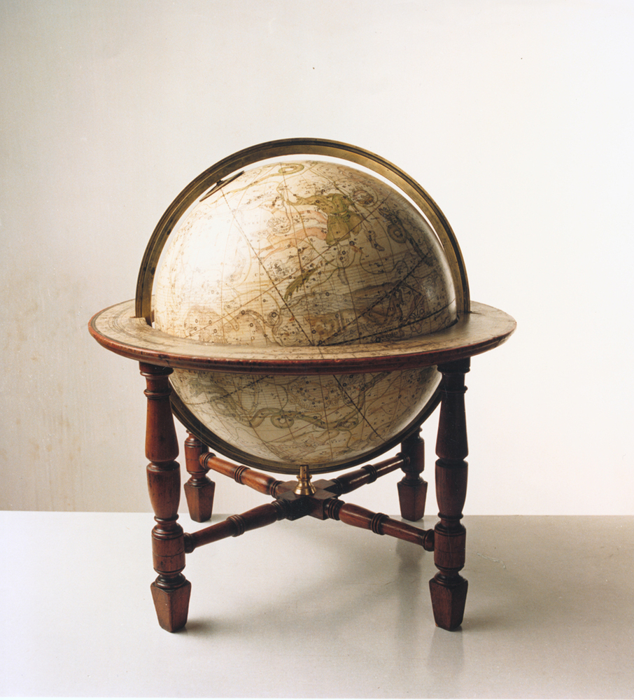 Hemelglobe voor 1800, vervaardigd door J.& W.  Garry Strand London op 1 januari 1800