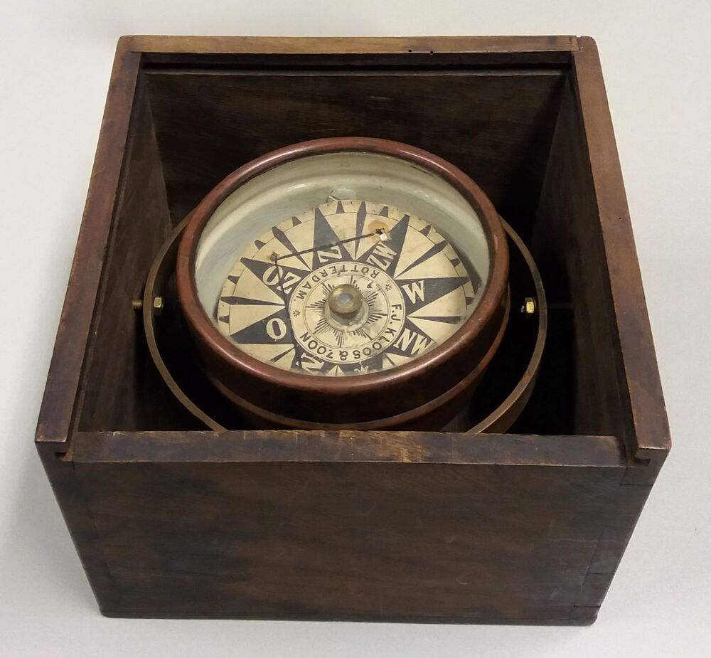 Sloepskompas in kistje van F.J. Kloos & Zoon