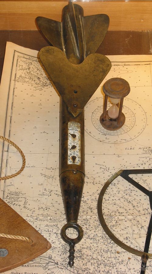 Scheepslog met ingebouwd telwerk, vier schroefbladen en een tegenblad, ook wel 'harpoon ship log' genoemd