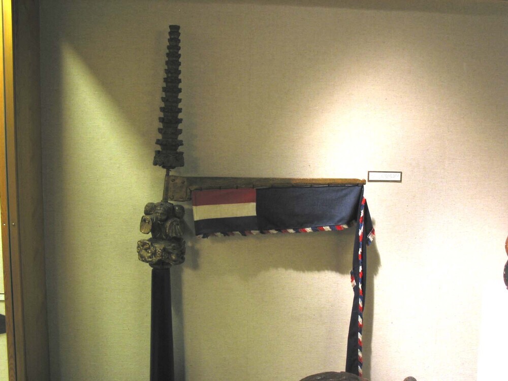 Masttop met scheerhoutvleugel en mastwortel