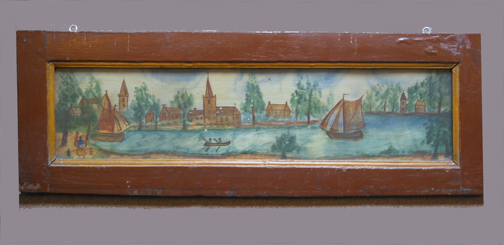 Schoorsteenstuk met eenvoudige afbeelding van een rivierlandschap met vaartuigen en gebouwen, afkomstig van een dektjalkje uit circa 1910, olieverf op metaal, circa 2e helft 19e eeuw.