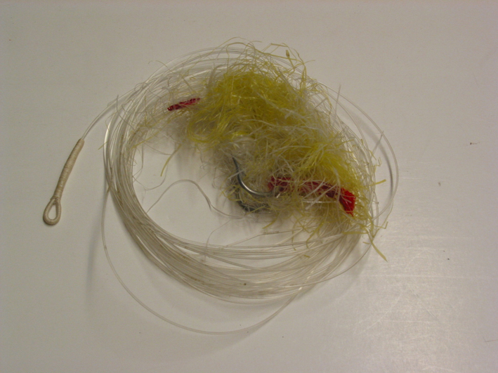 Vislijn met haak voor gebruik in scheepsreddingboot