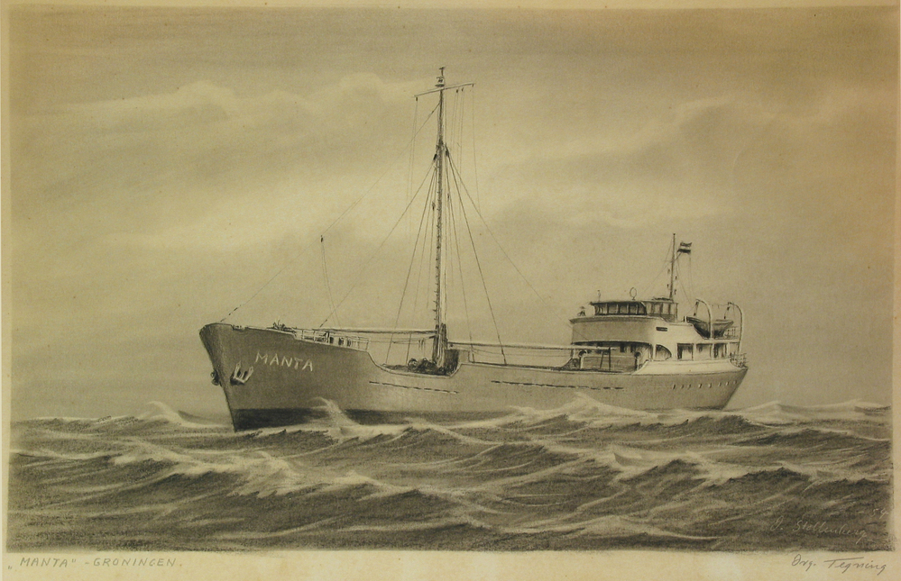 Scheepsportret van de kustvaarder "Manta" van Groningen, potloodtekening door O. Stoltenberg, 1954