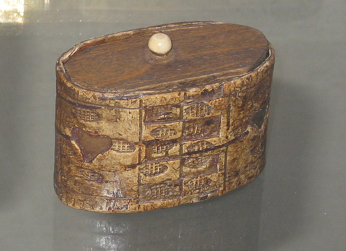 Zweedse ovalen berkebasten snuifdoos, klein