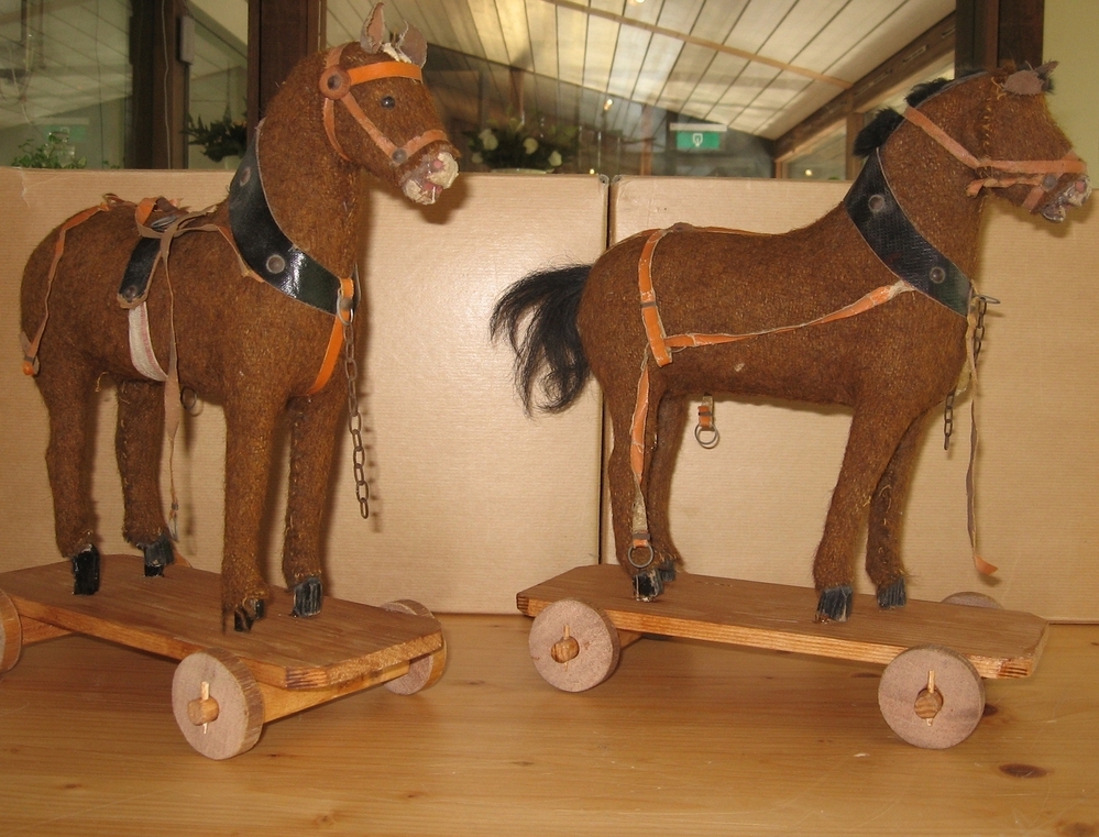 paarden, paarden op wieltjes