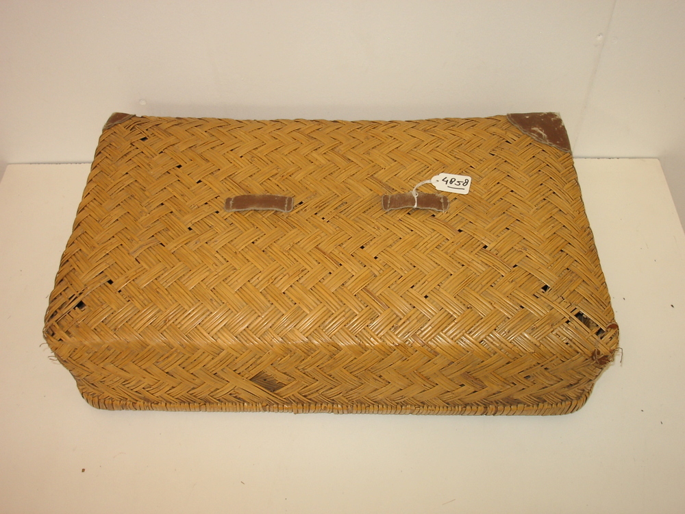 rieten reiskoffer, reiskoffer