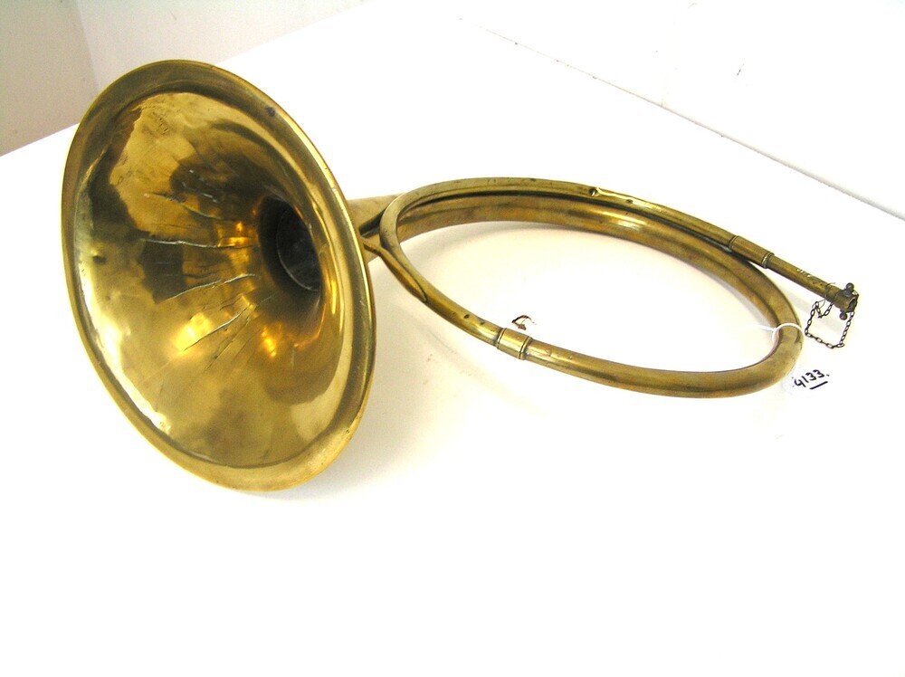 gebogen posthoorn, posthoorn