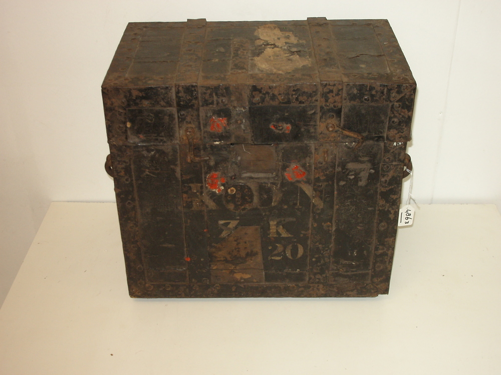 reiskoffer, documentenkist