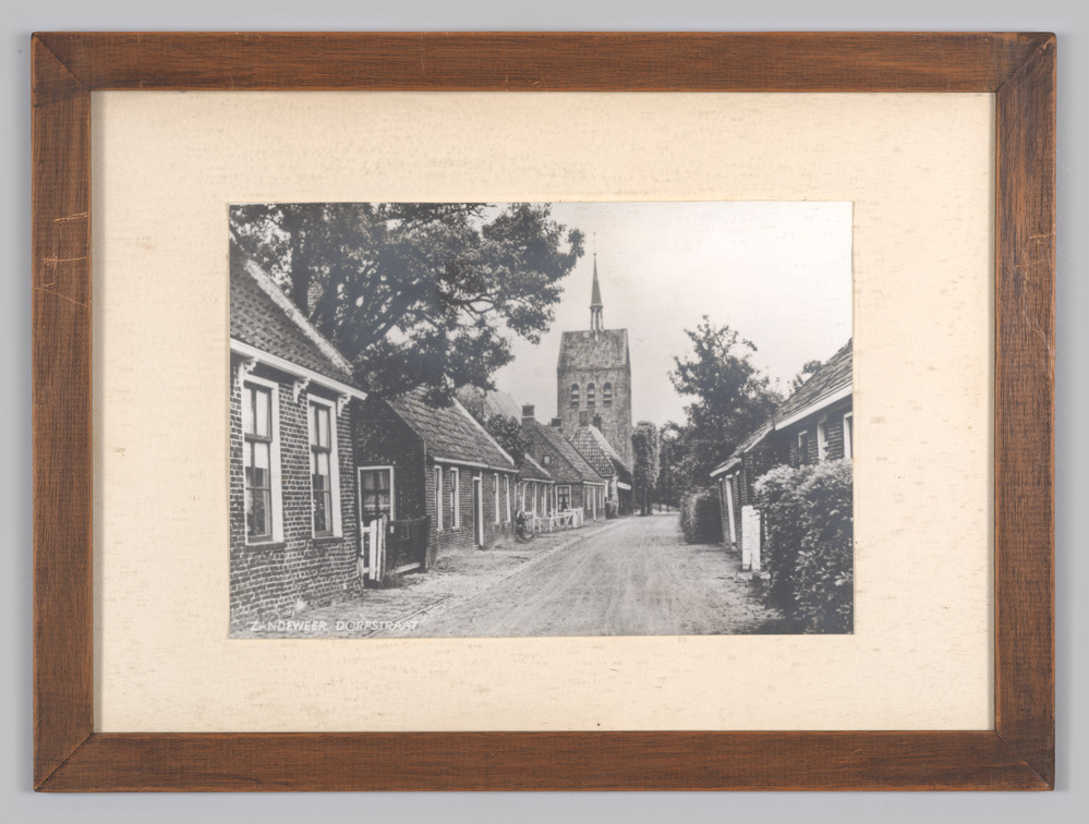 Reproductie prentbriefkaart Zandeweer, ingelijst