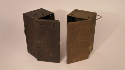 2 lampionnen met geprikte afbeeldingen