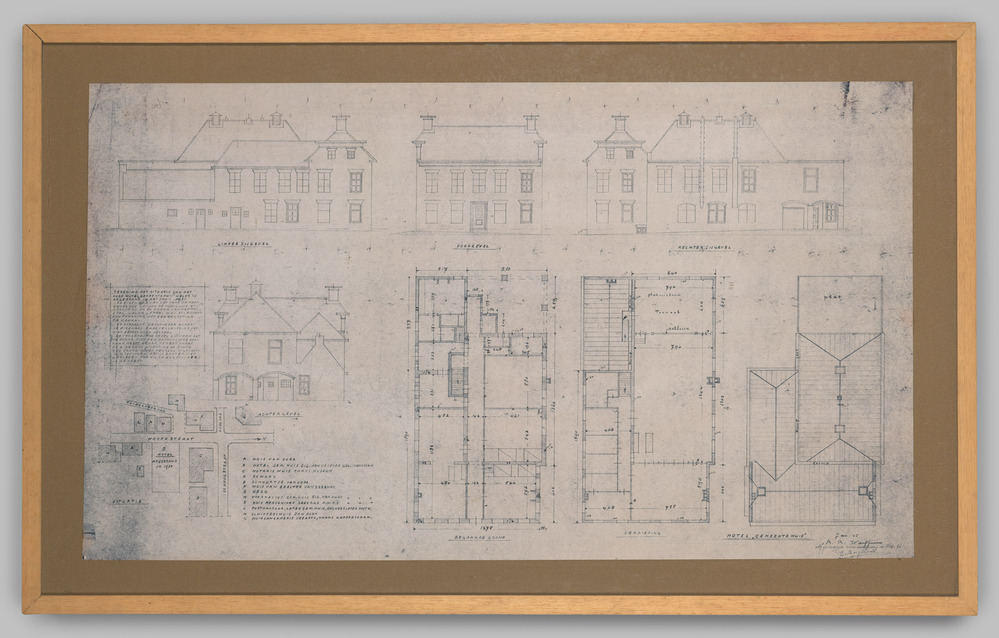 Bouwtekening, ingelijst, achter glas, van het in 1935 afgebrande Hotel het Gemeentehuis in Warffum (op de huidige lokatie van Vrouw Fransens Gasthuis)