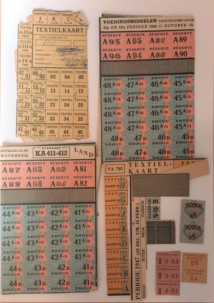 Doos gevuld met verschillende soorten distributiebonnen