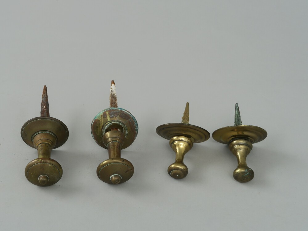 4 koperen knoppen voor het ophangen van haardmateriaal
