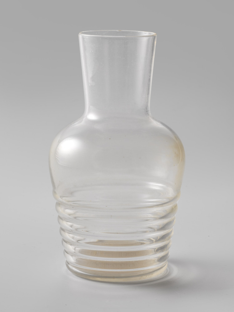 Waterkaraf voor wastafel