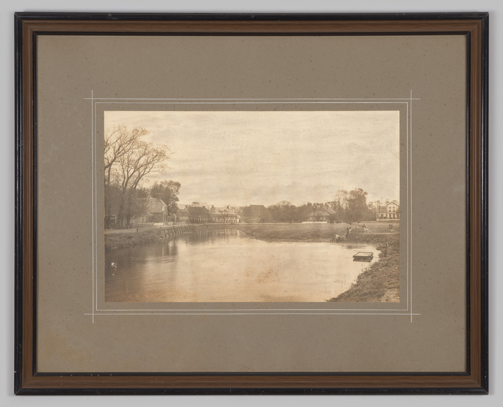 Foto van de haven van Warffum, ingelijst