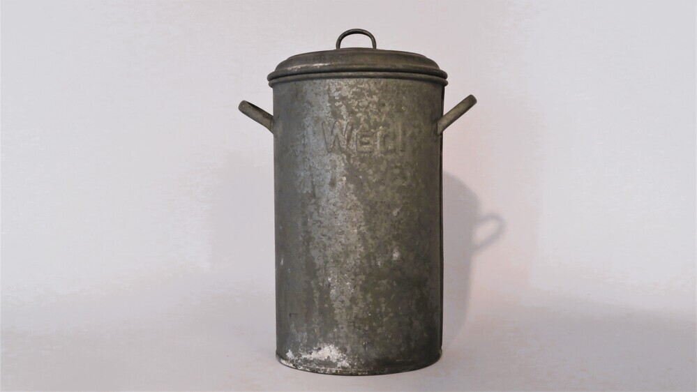 Smalle ijzeren weckketel met thermometer en inzet