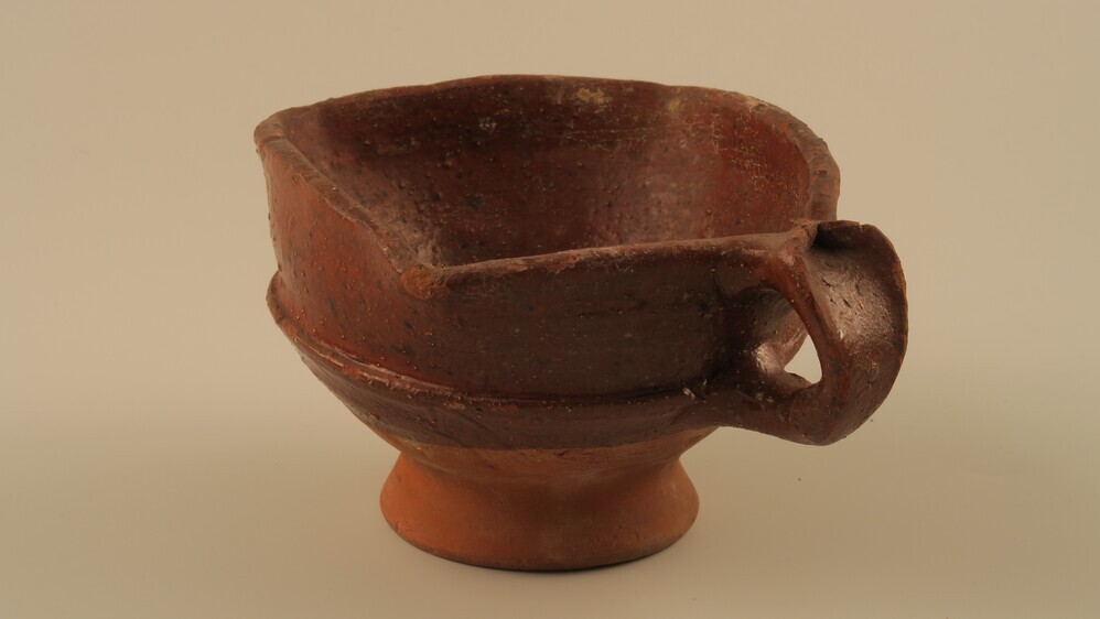 Aardewerken test, gedeeltelijk geglazuurd