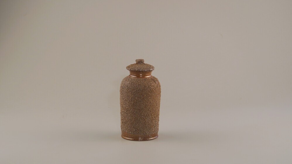 Aardewerken vaas met deksel