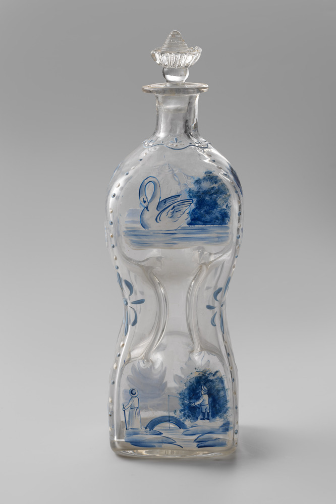 Glazen karaf met polychroom decor