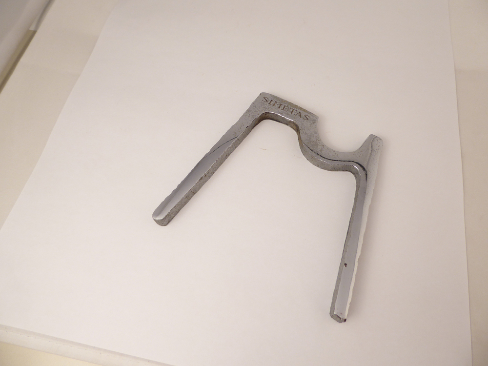 zilverkleurig stalen railprofiel