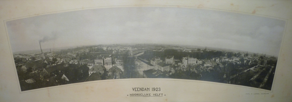 langwerpige panoramafoto van Veendam 1923 de Noordelijke helft