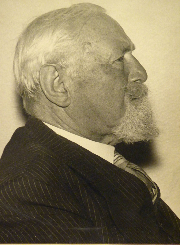 M.M. Duintjer, kocht woning van Engelkes oprichter van handelsbedrijf (groothandel) met vertegenwoordiging voor Stork, Dikkers en Heemaf, hengel op voordracht van Van Gelder & Zn, Hengelo.