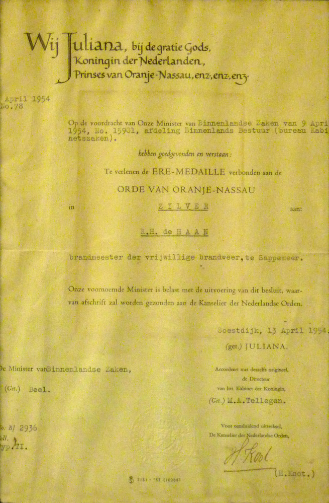 eremedaille Orde van Oranje Nassau Zilver aan K.H.de Haan